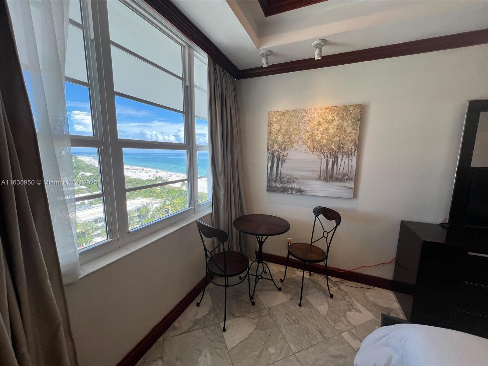 A11635950 — Miami Beach — 19