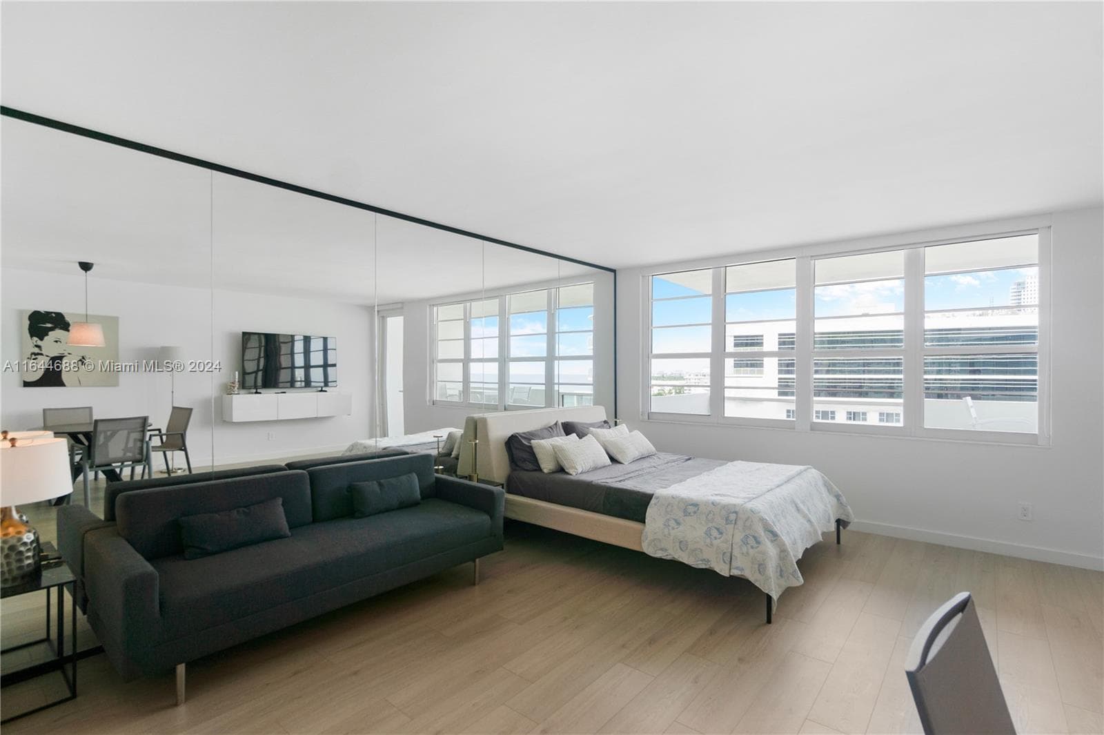 A11644688 — Miami Beach — 23