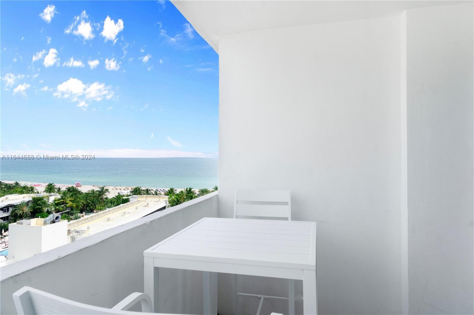 A11644688 — Miami Beach