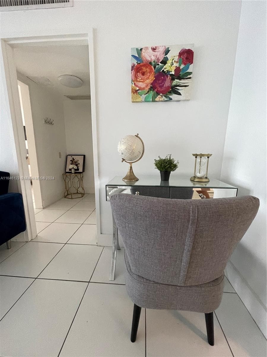 A11646123 — Miami Beach — 17