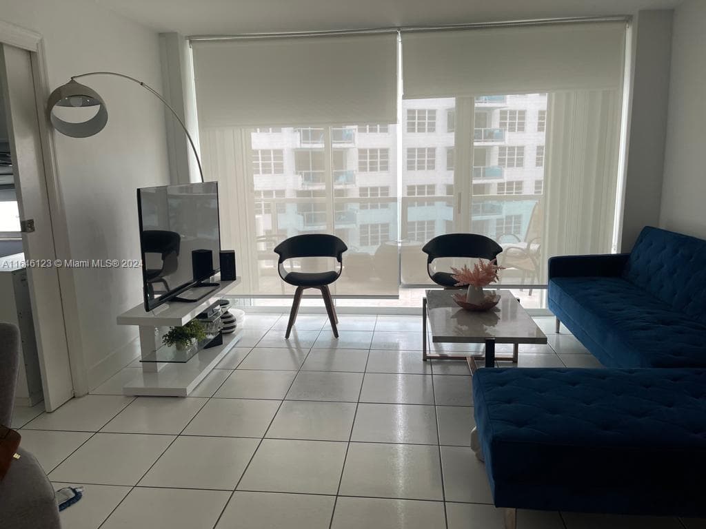 A11646123 — Miami Beach — 3