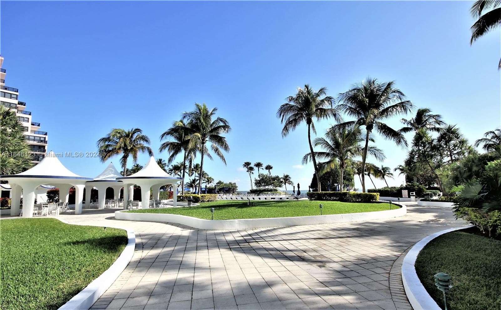 A11646123 — Miami Beach — 25