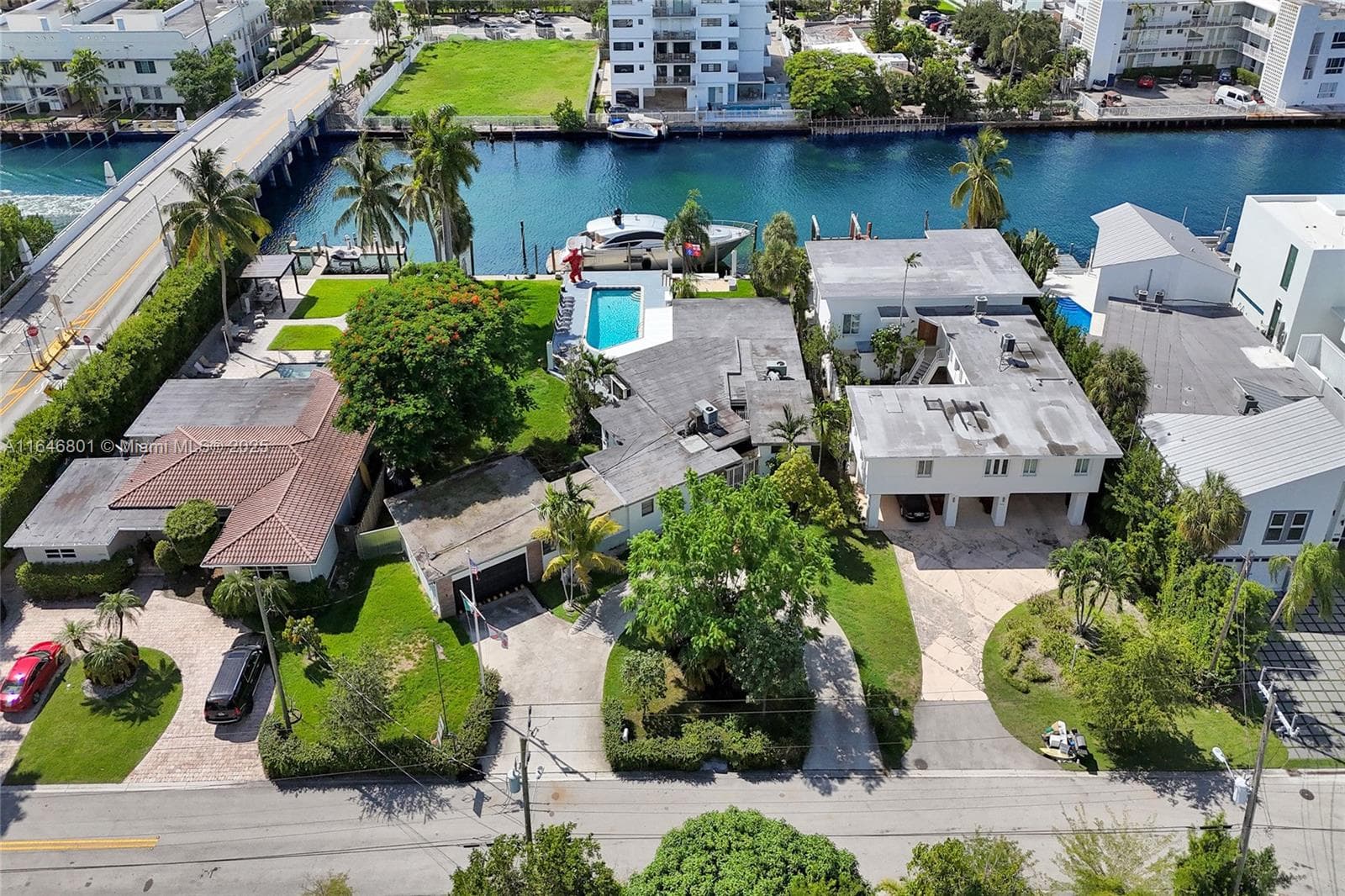A11646801 — Miami Beach — 27