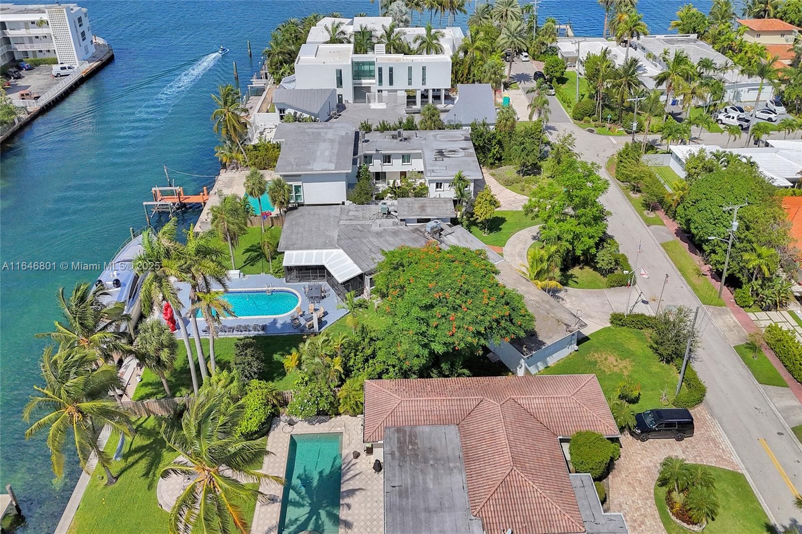A11646801 — Miami Beach — 2