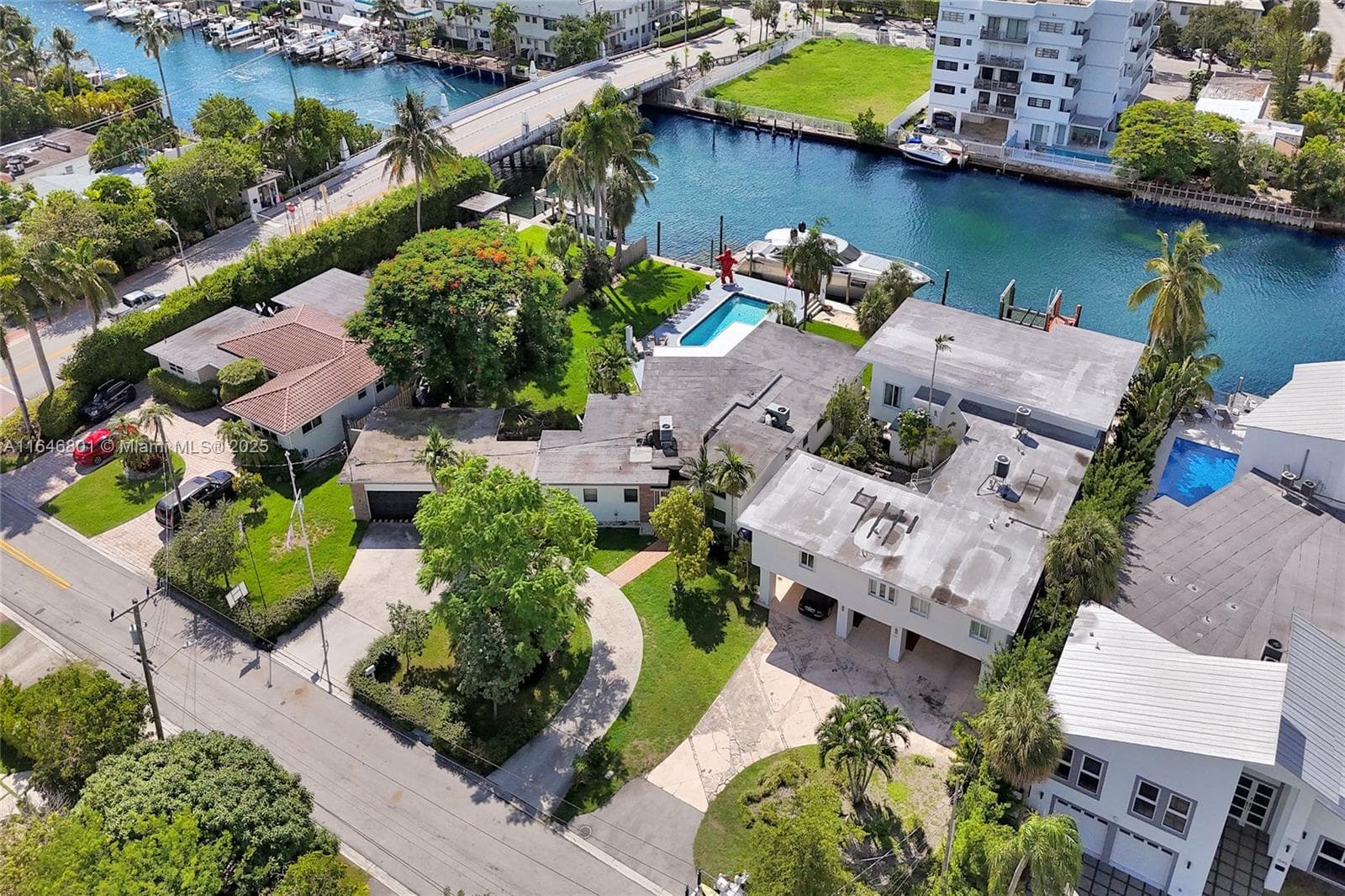 A11646801 — Miami Beach — 28