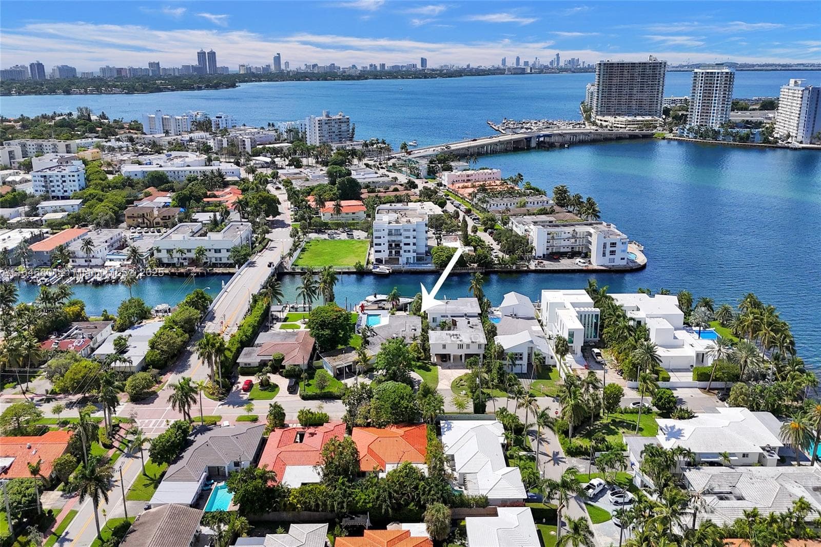 A11646801 — Miami Beach — 31
