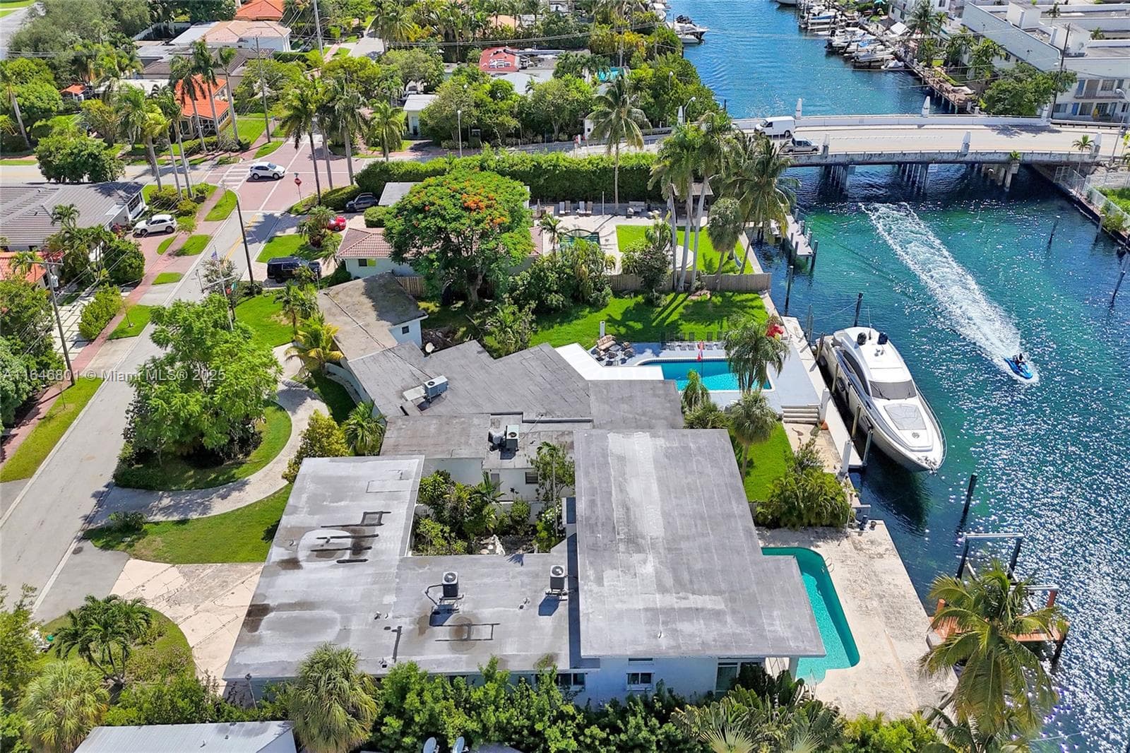 A11646801 — Miami Beach — 29