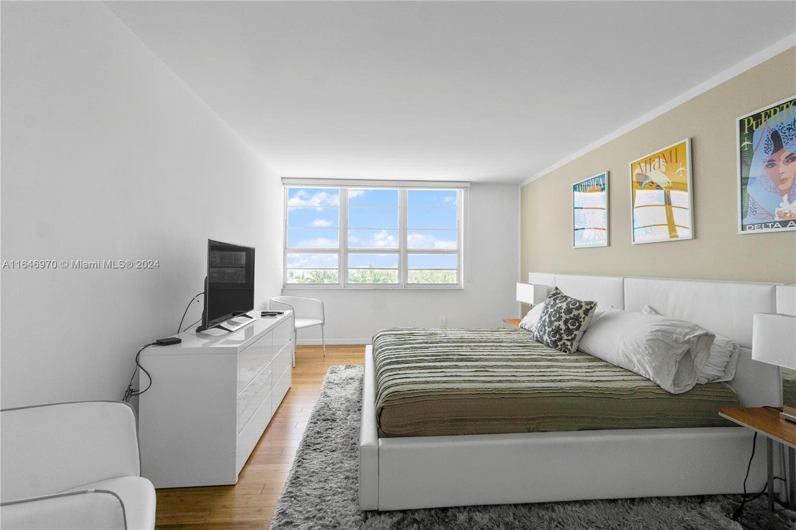A11646970 — Miami Beach — 14