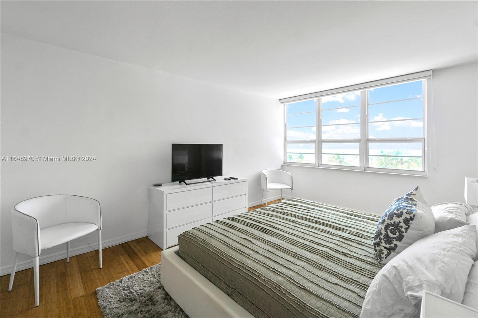 A11646970 — Miami Beach — 15