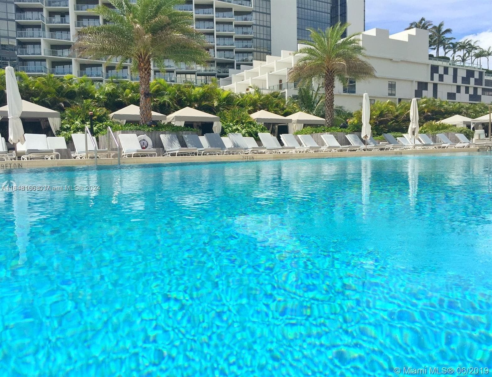 A11648100 — Miami Beach — 6