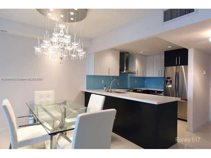 A11648100 — Miami Beach — 3