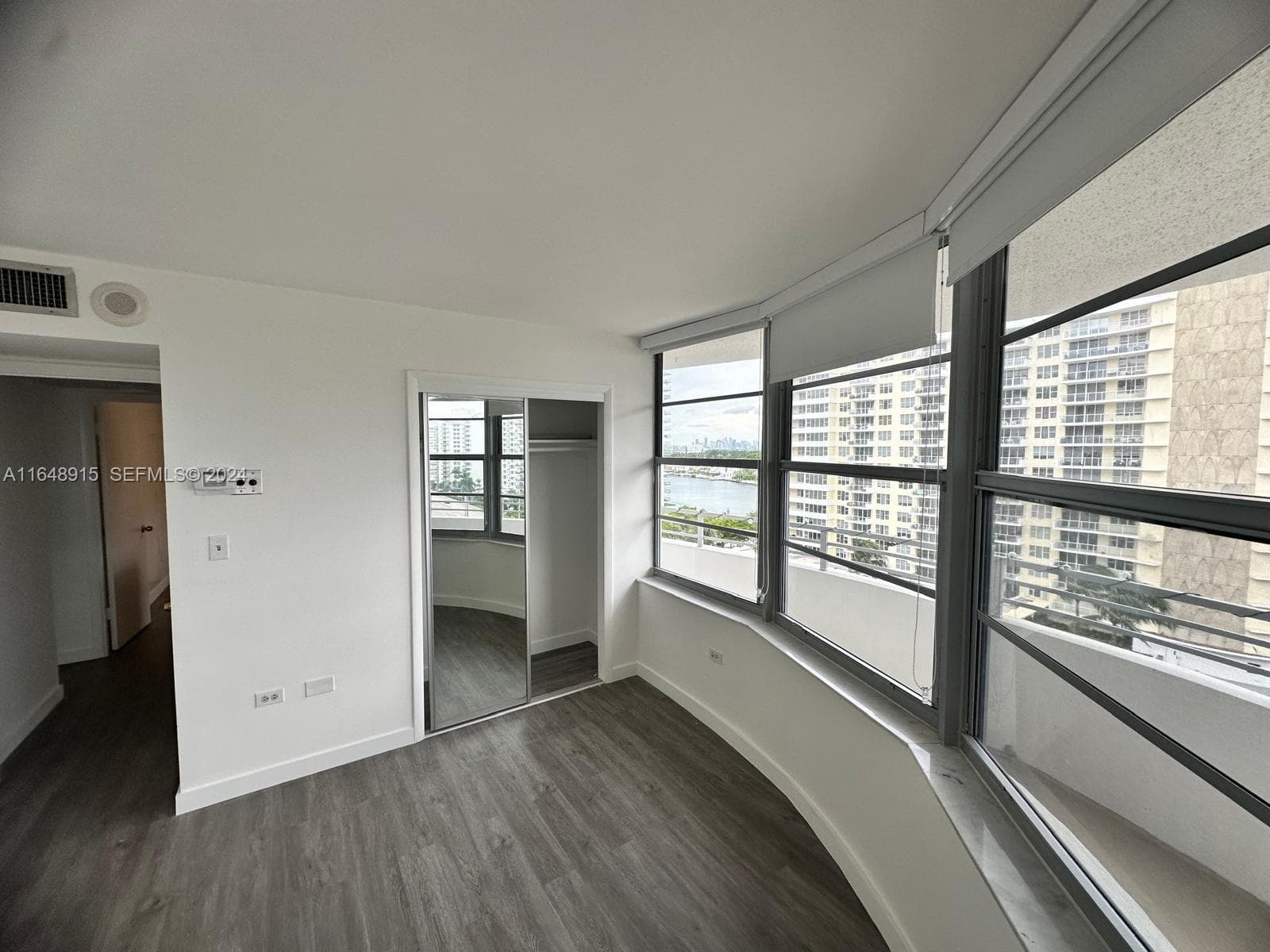 A11648915 — Miami Beach — 36