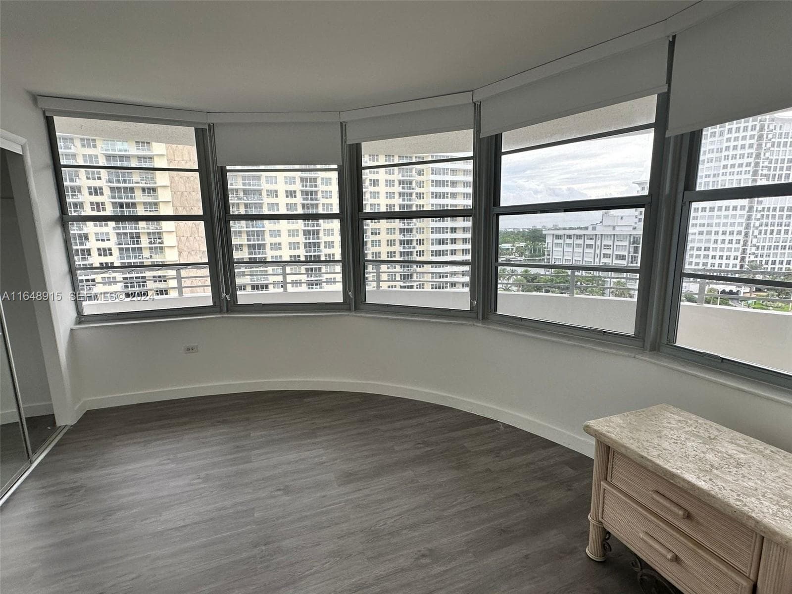 A11648915 — Miami Beach — 35