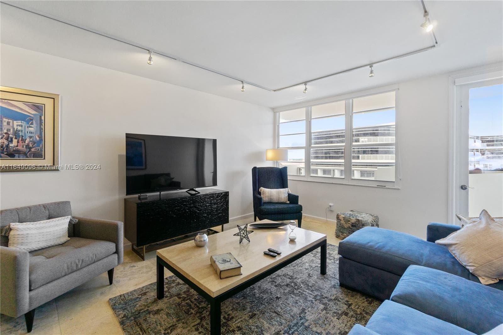 A11649096 — Miami Beach — 6
