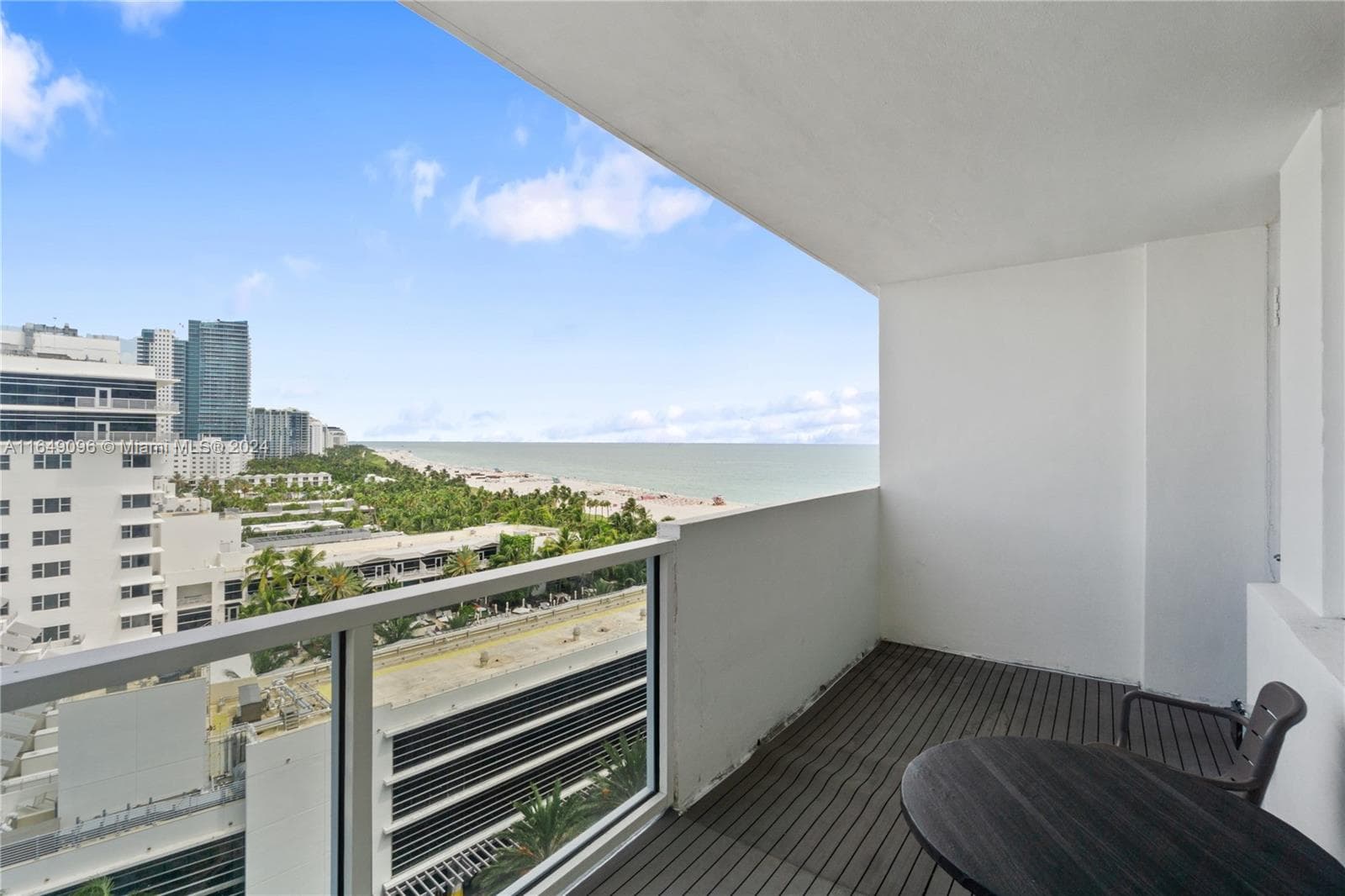 A11649096 — Miami Beach