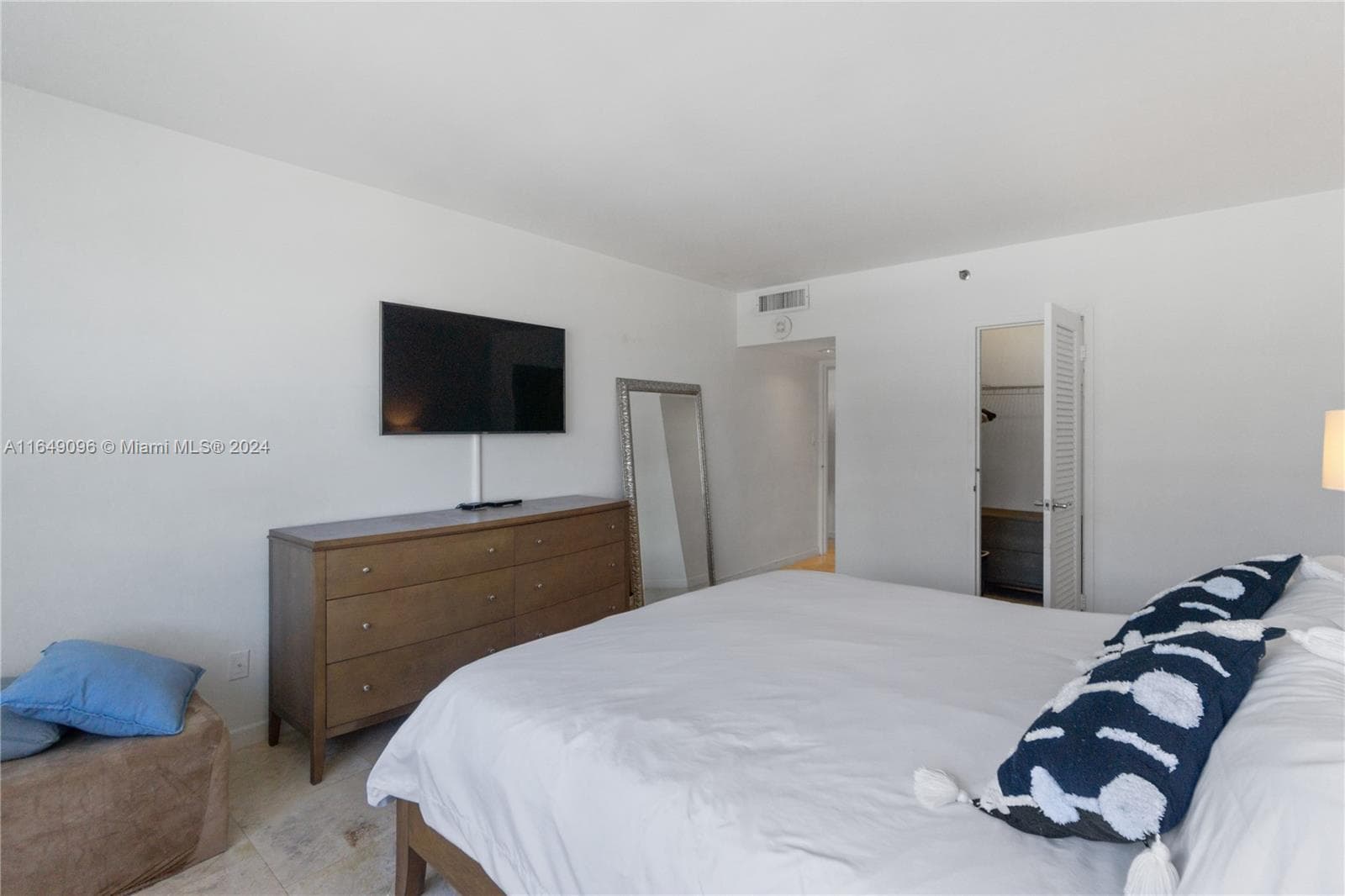 A11649096 — Miami Beach — 11