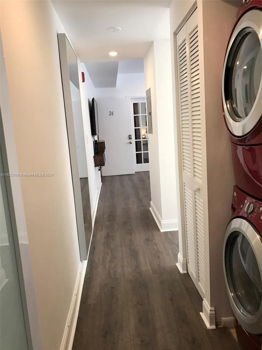 A11652100 — Miami Beach — 8