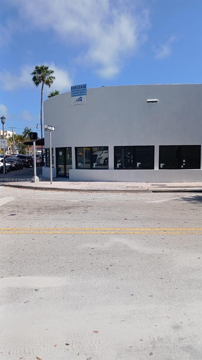 A11653100 — Miami Beach — 6