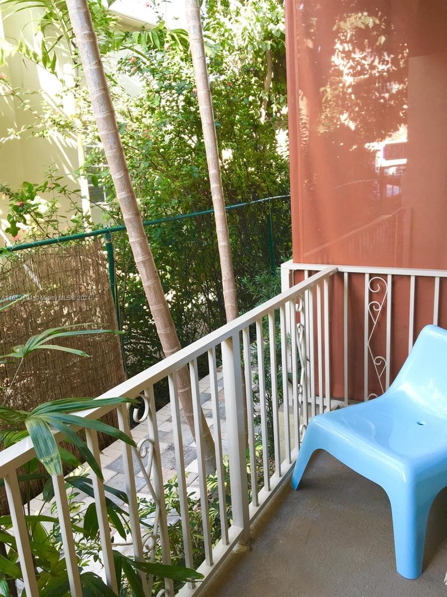 A11653624 — Miami Beach — 2