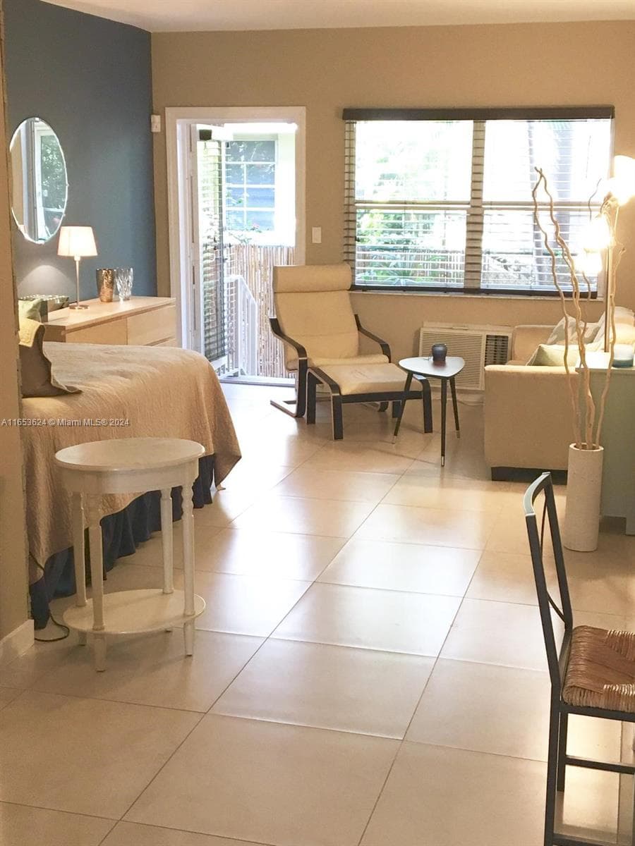 A11653624 — Miami Beach — 5