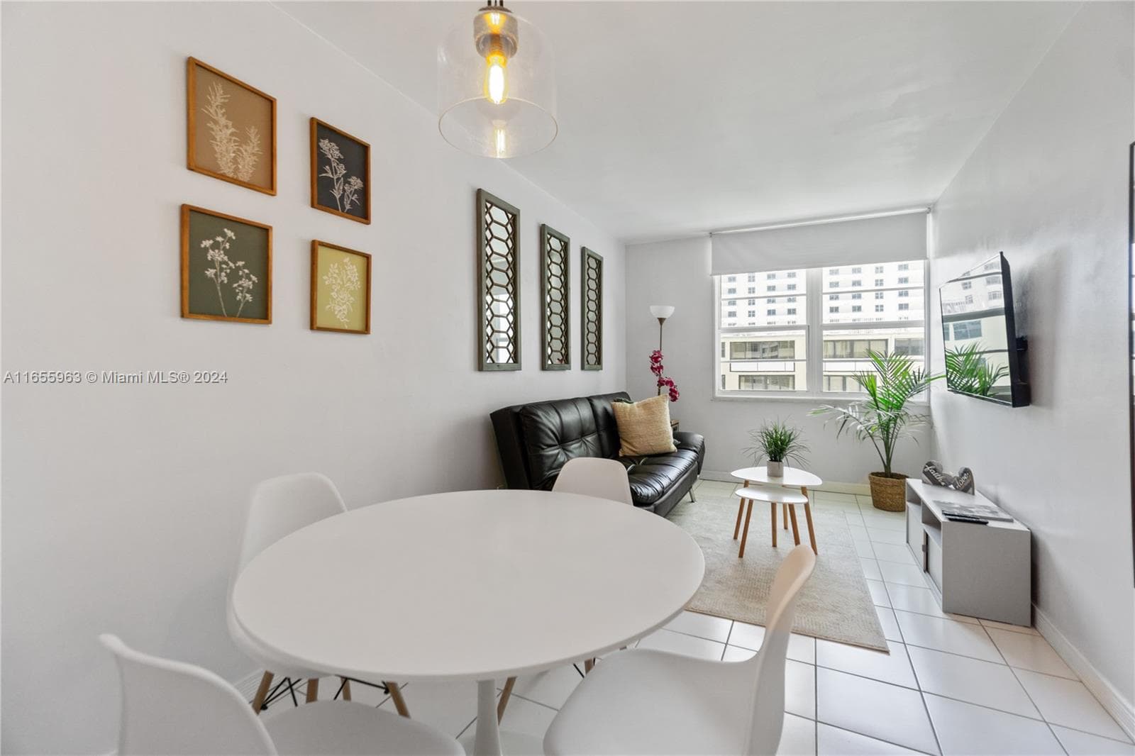 A11655963 — Miami Beach
