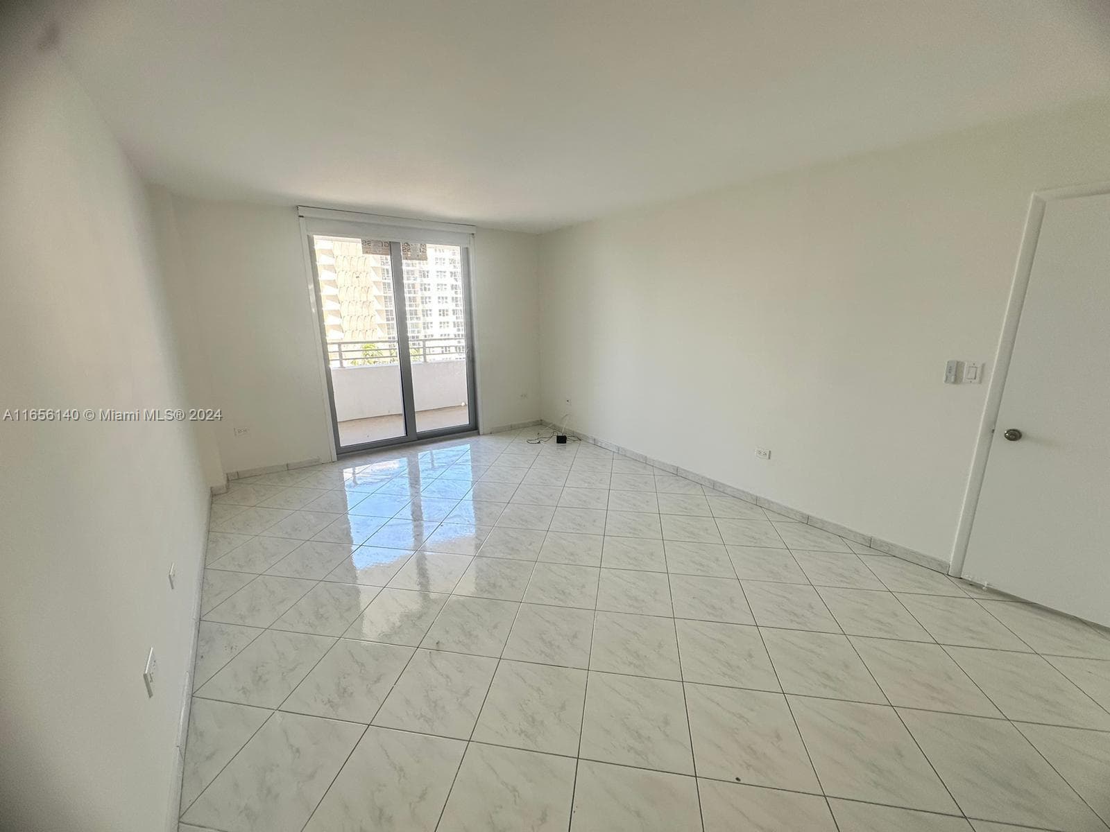 A11656140 — Miami Beach — 23