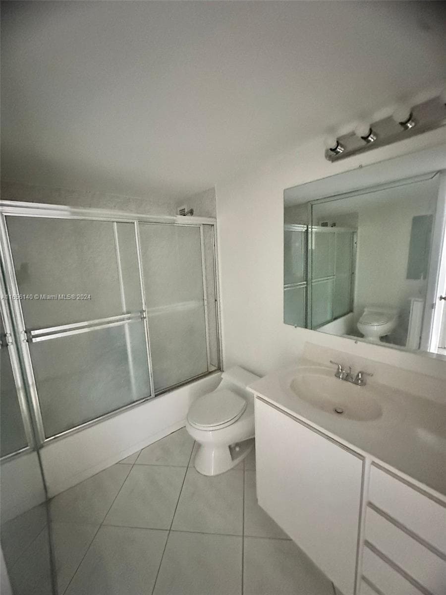 A11656140 — Miami Beach — 26