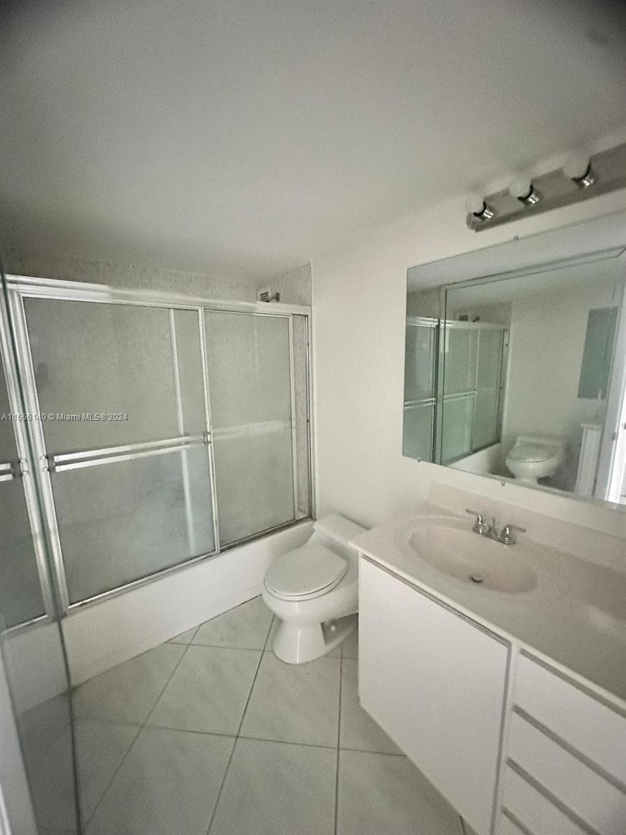 A11656140 — Miami Beach — 22
