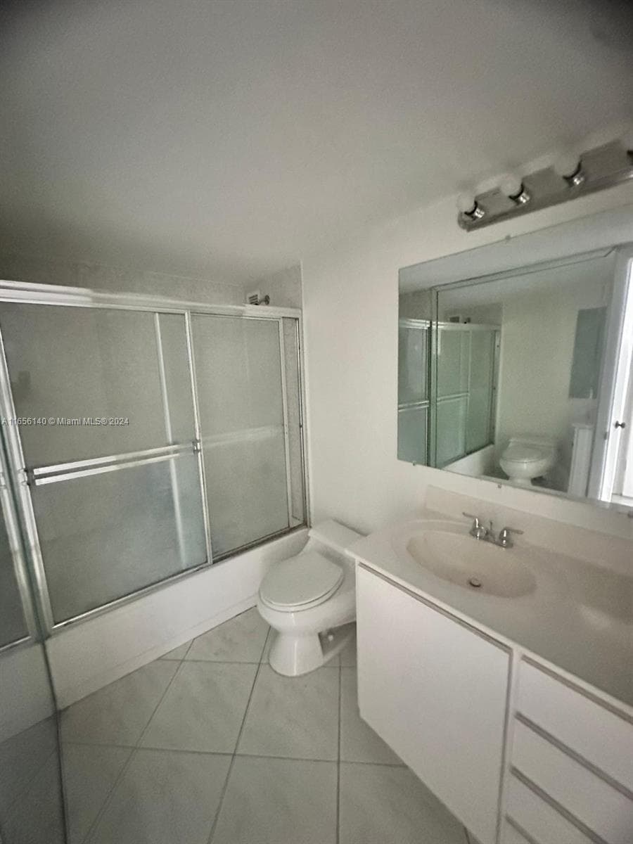 A11656140 — Miami Beach — 24
