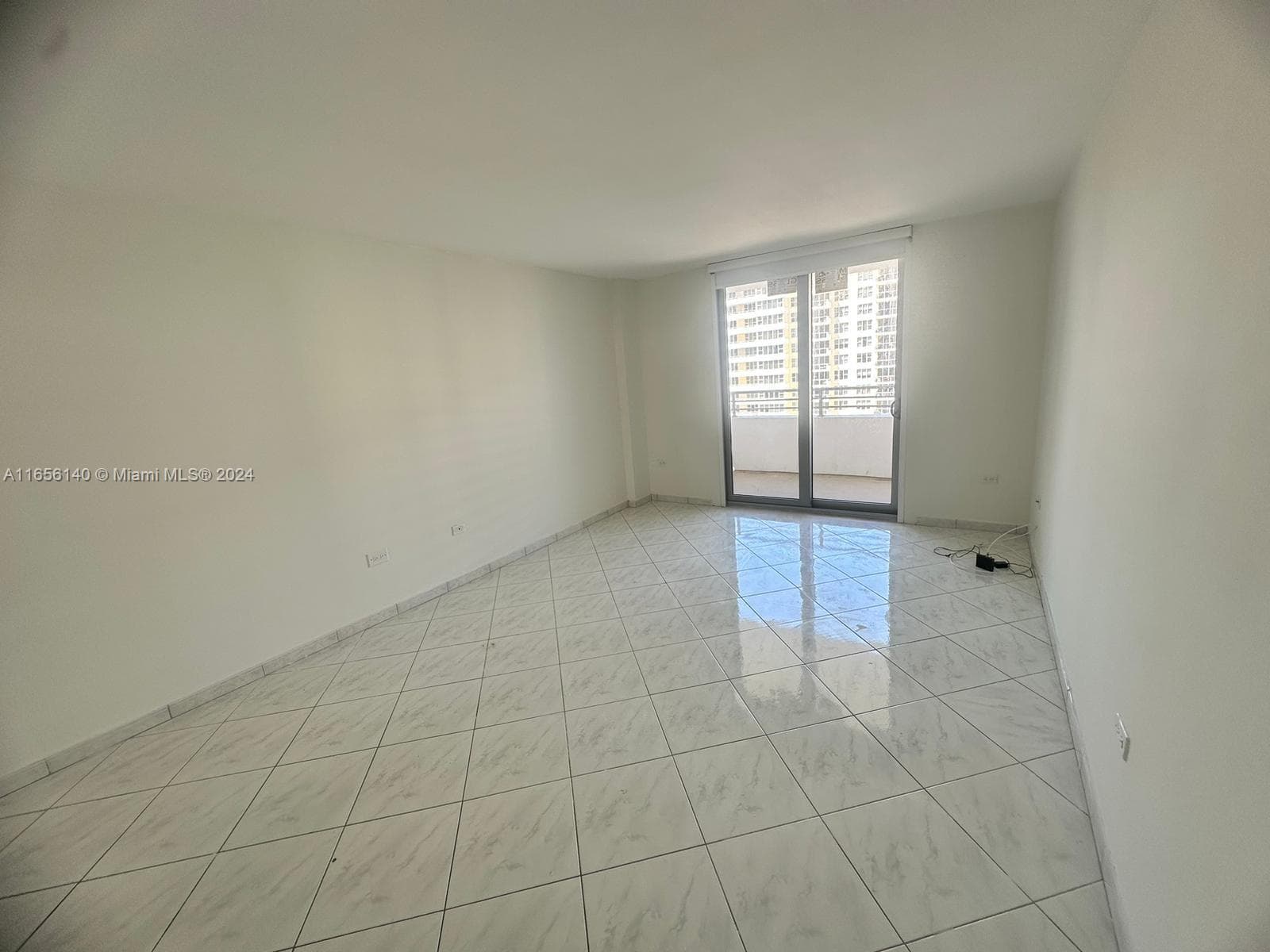 A11656140 — Miami Beach — 15