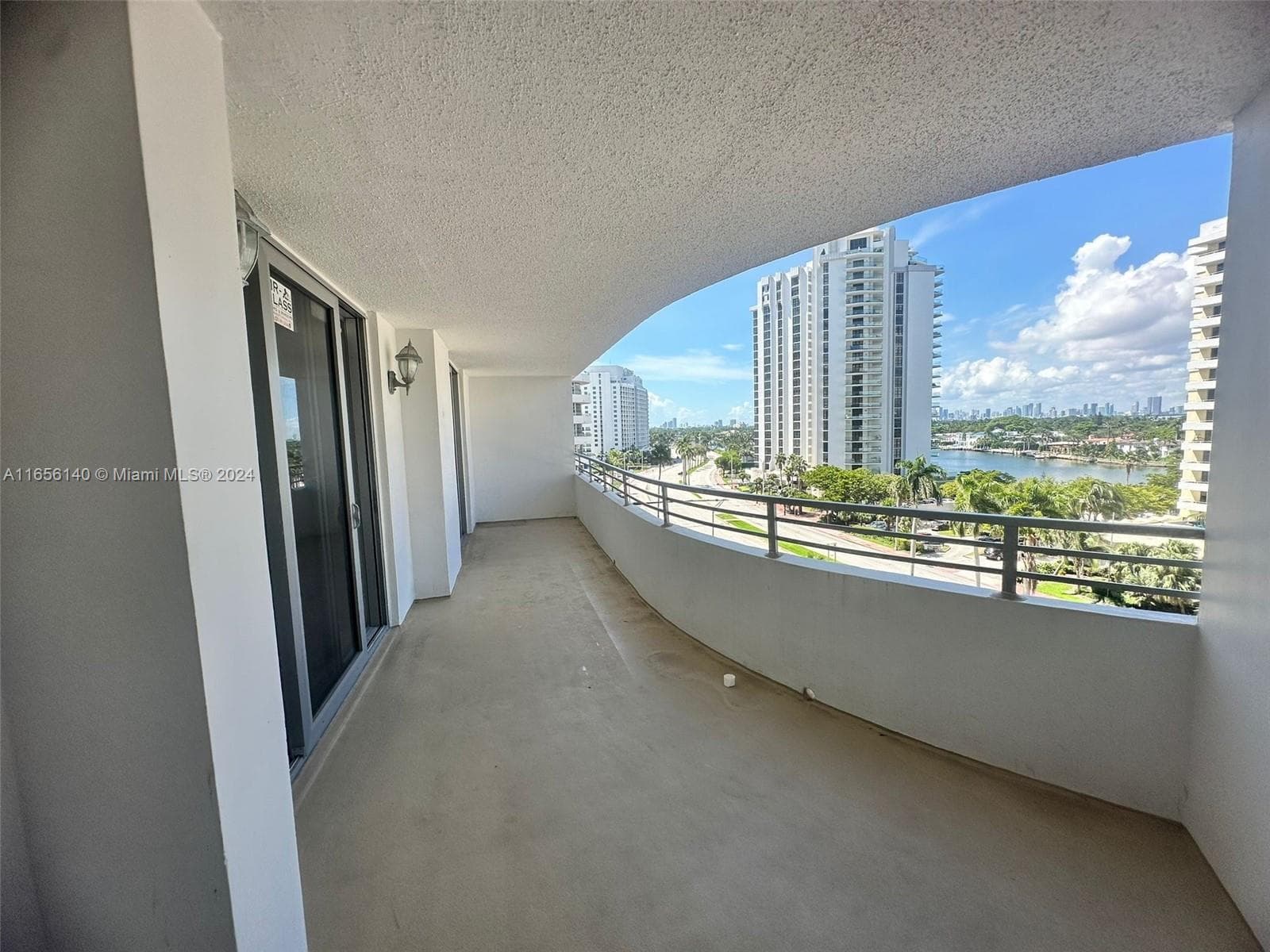 A11656140 — Miami Beach — 4