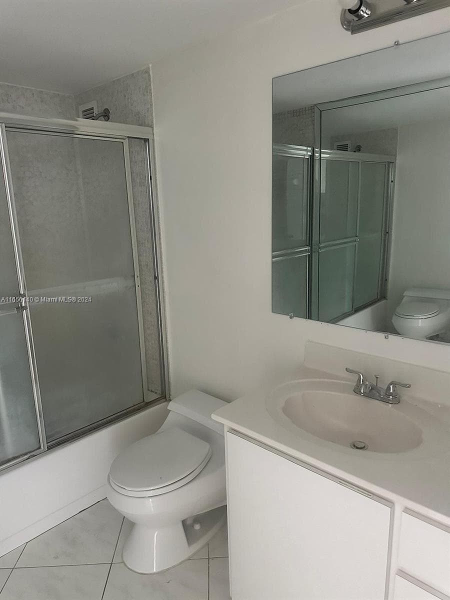 A11656140 — Miami Beach — 21