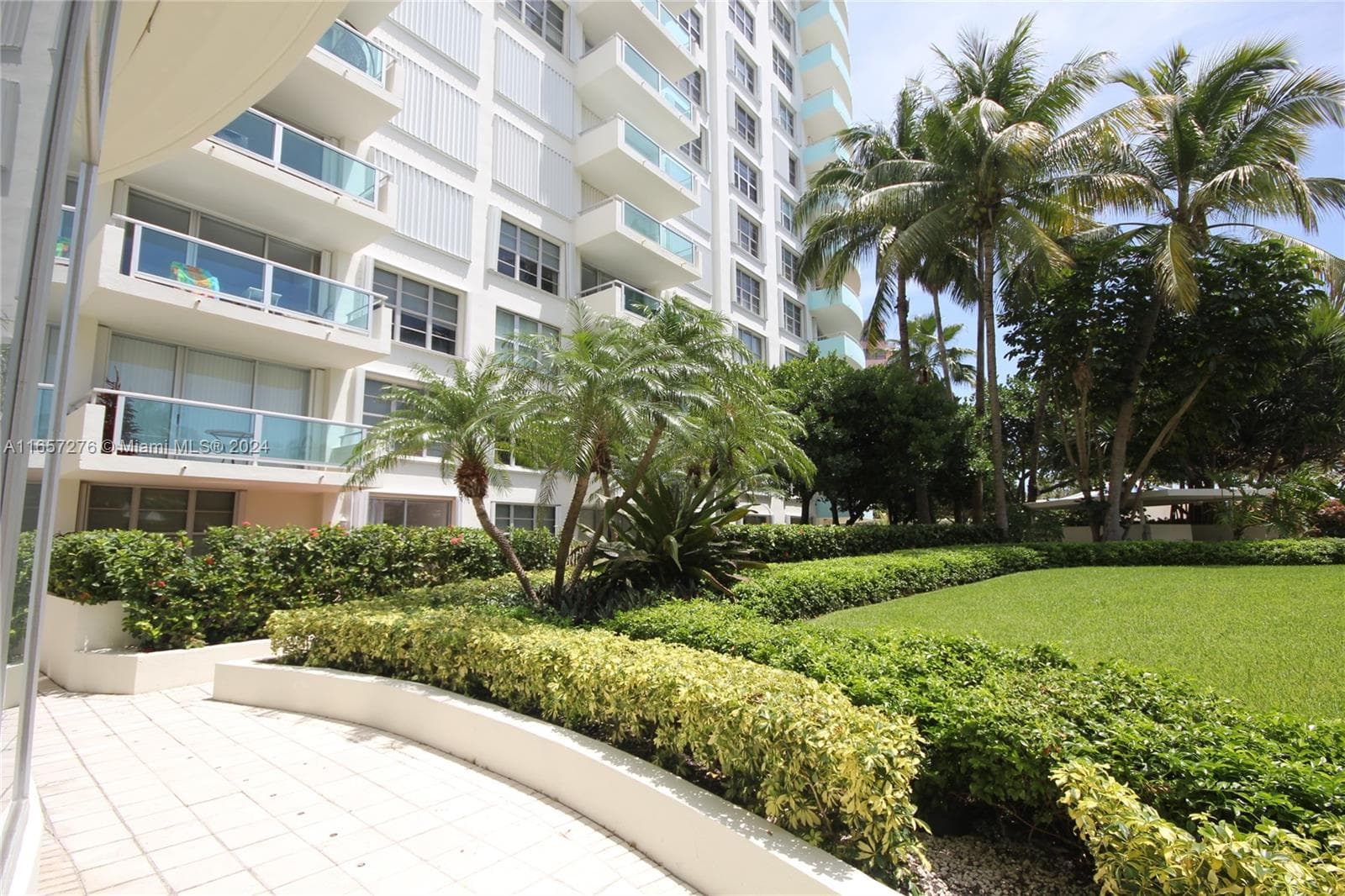 A11657276 — Miami Beach — 27