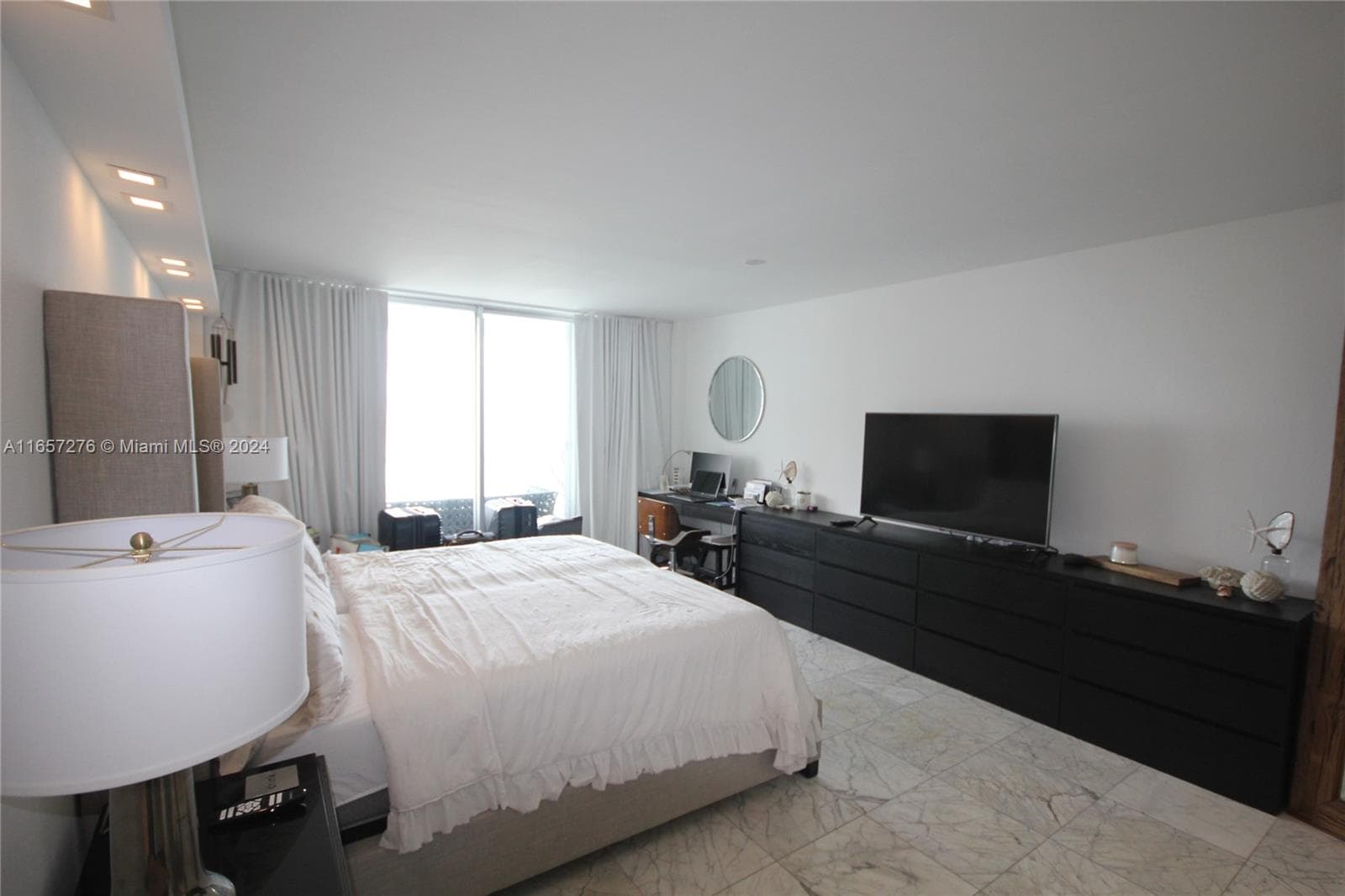 A11657276 — Miami Beach — 13