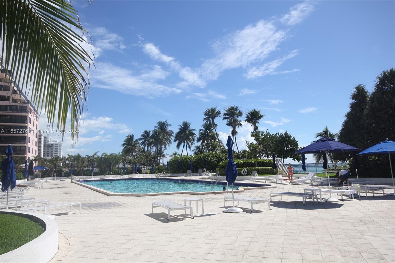 A11657276 — Miami Beach — 33