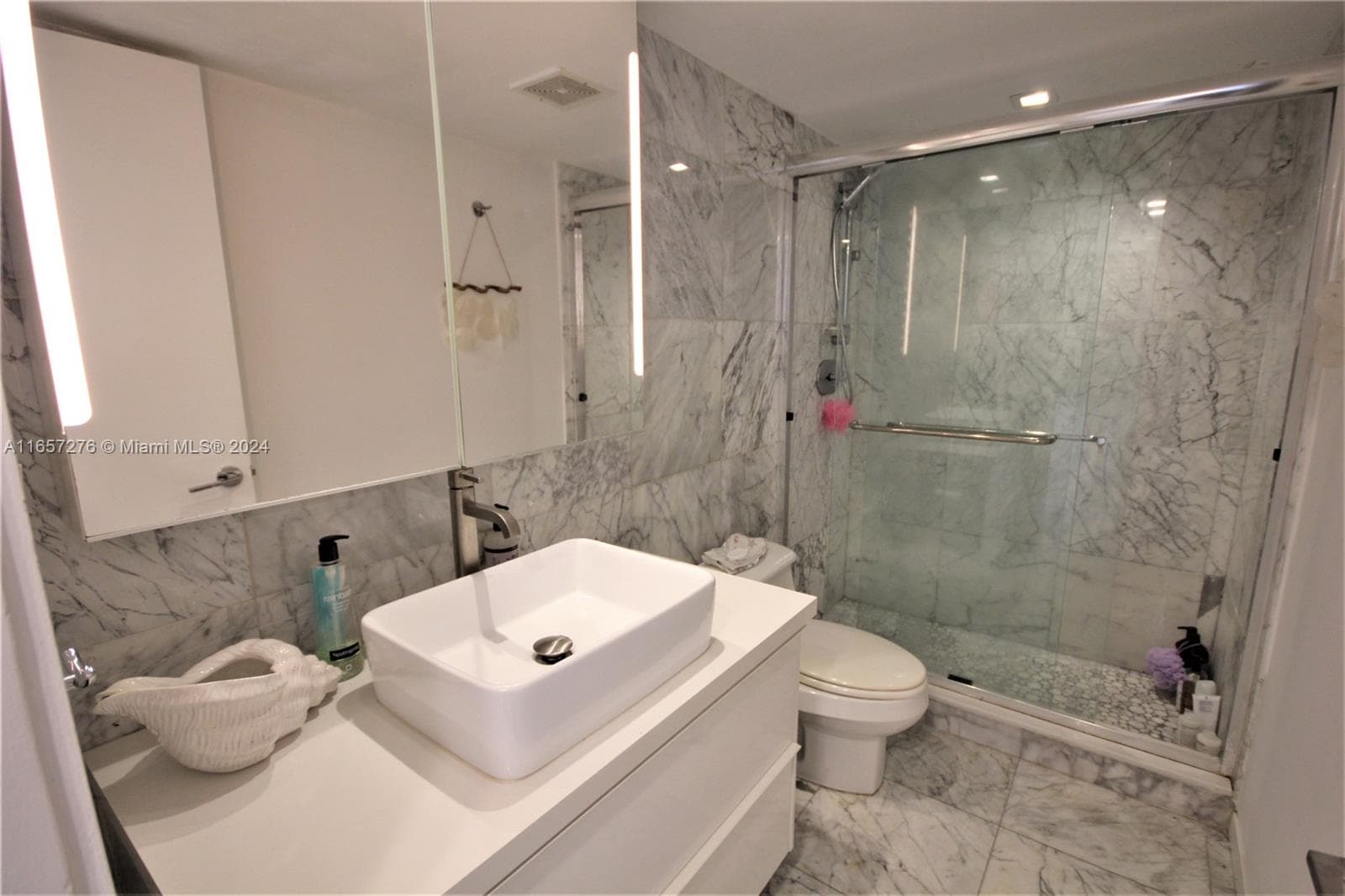 A11657276 — Miami Beach — 14