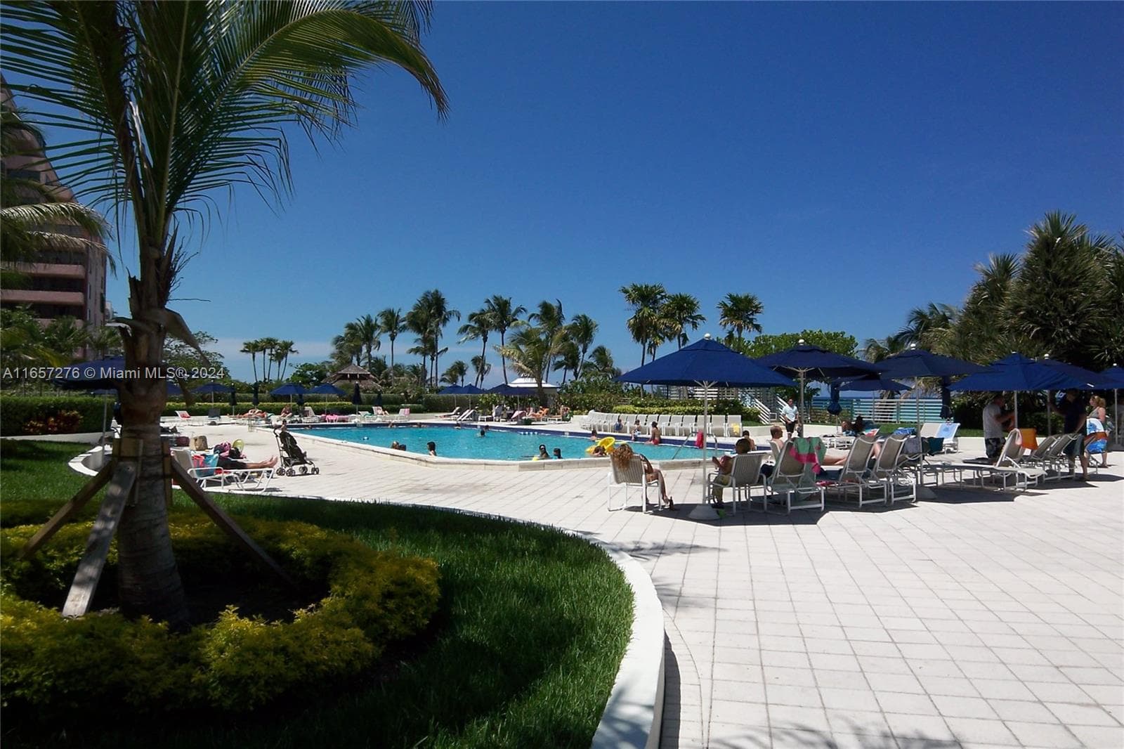 A11657276 — Miami Beach — 31