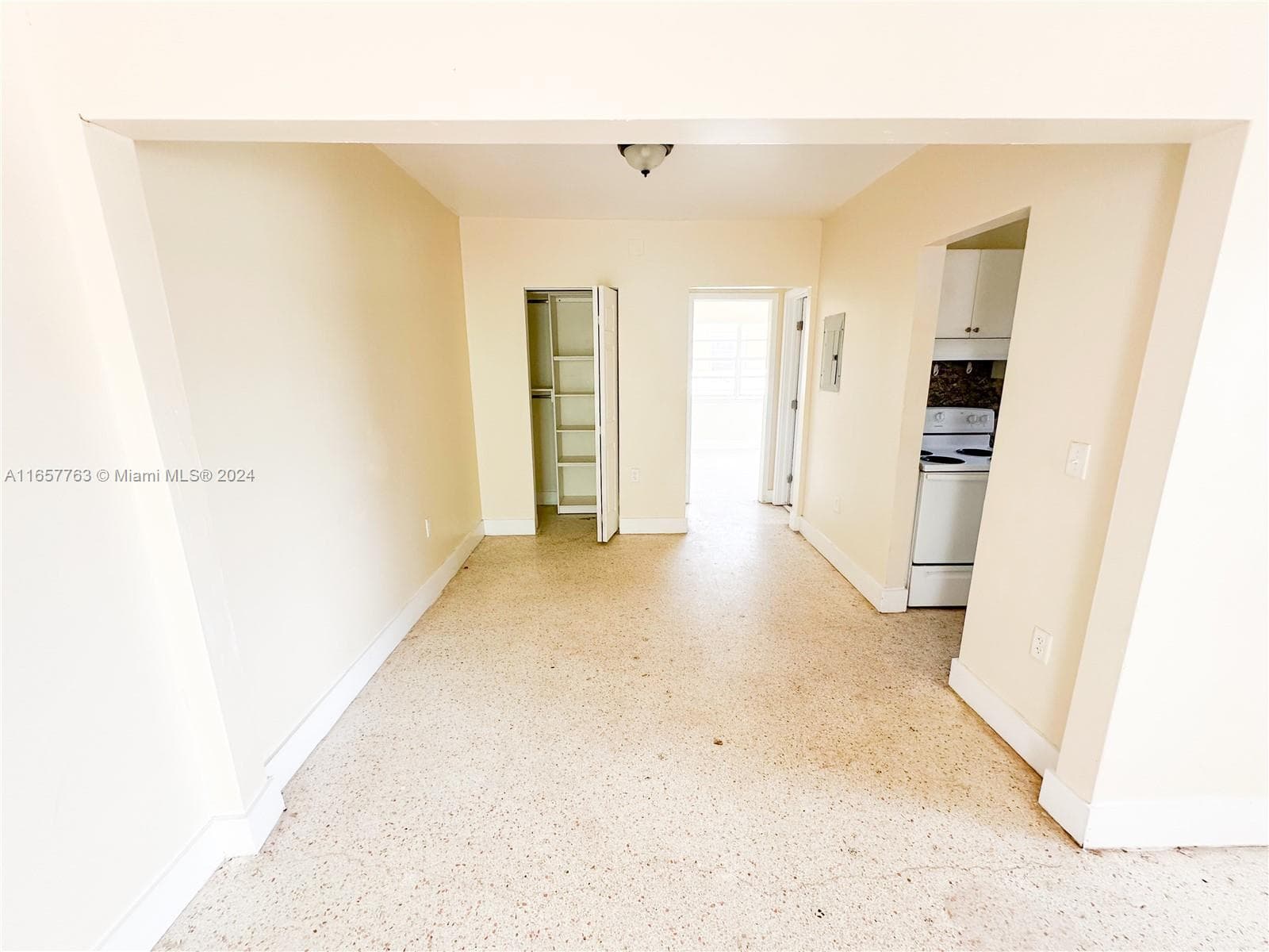A11657763 — Miami Beach — 15