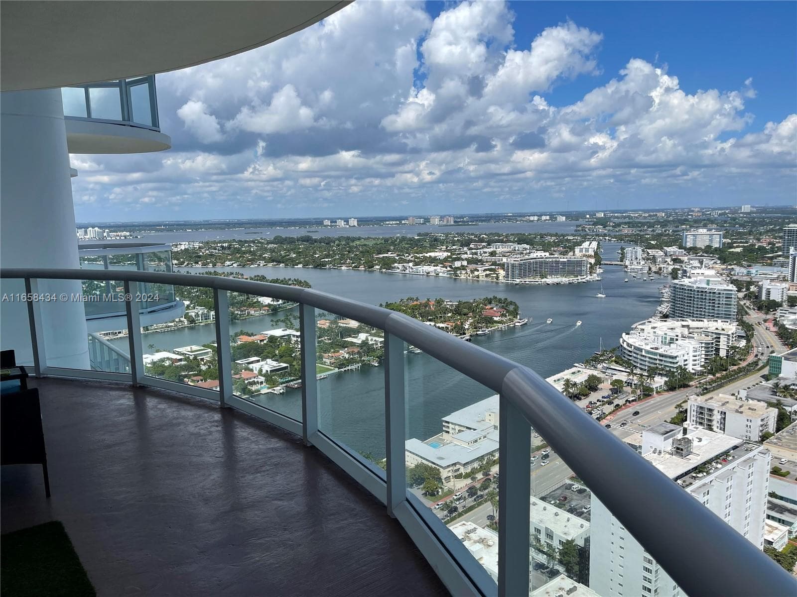 A11658434 — Miami Beach — 17