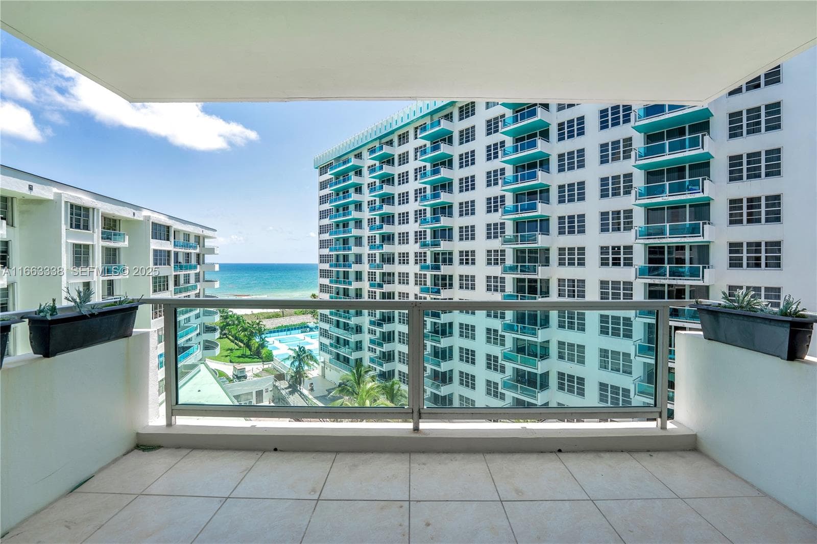 A11663338 — Miami Beach — 5
