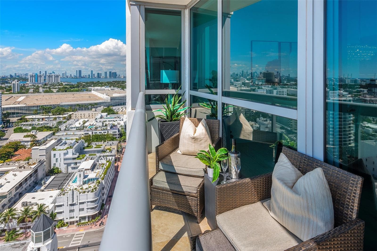 A11665322 — Miami Beach — 31