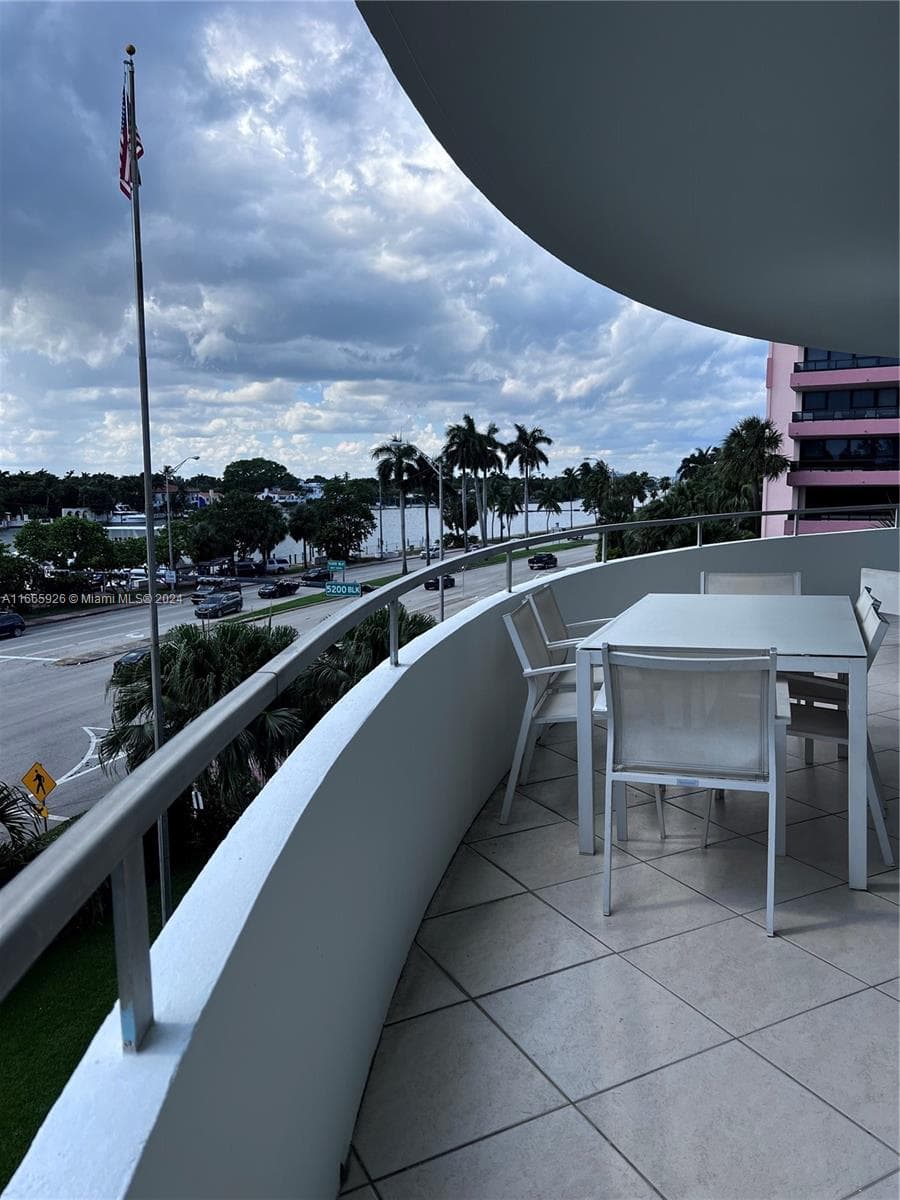 A11665926 — Miami Beach — 17
