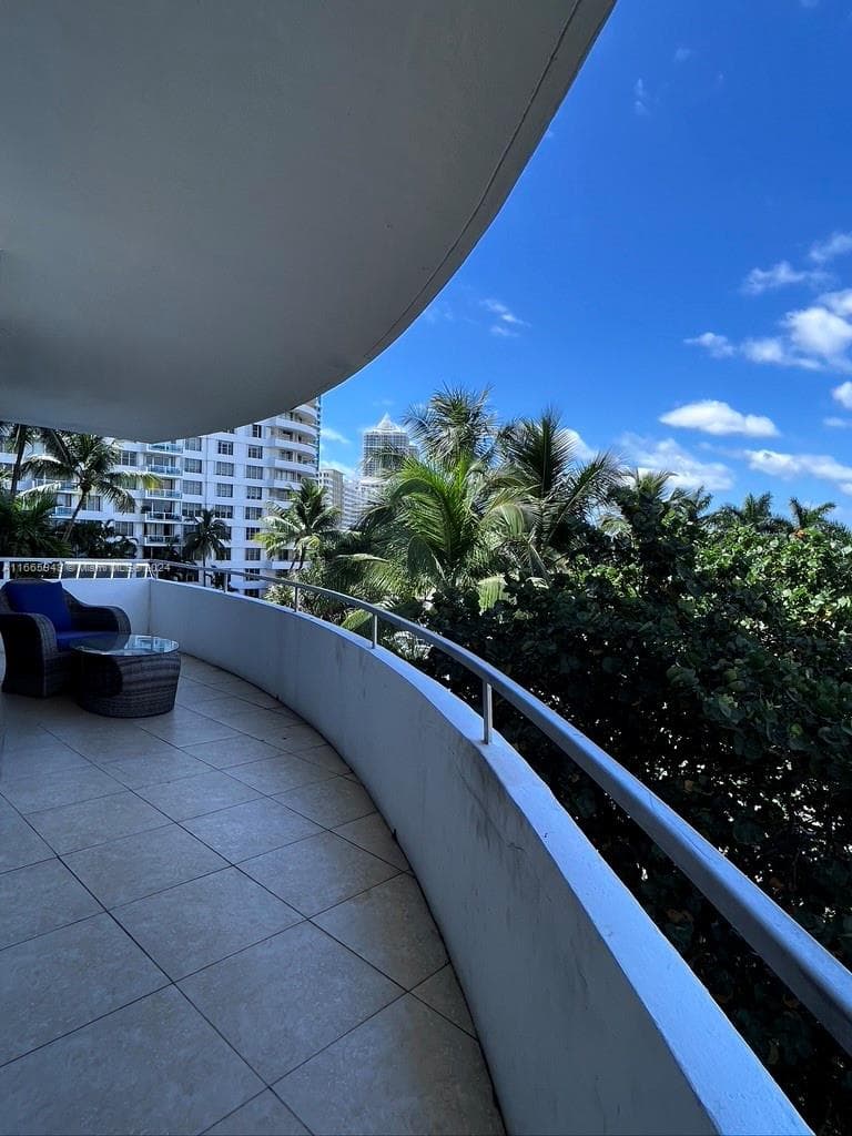 A11665943 — Miami Beach — 9