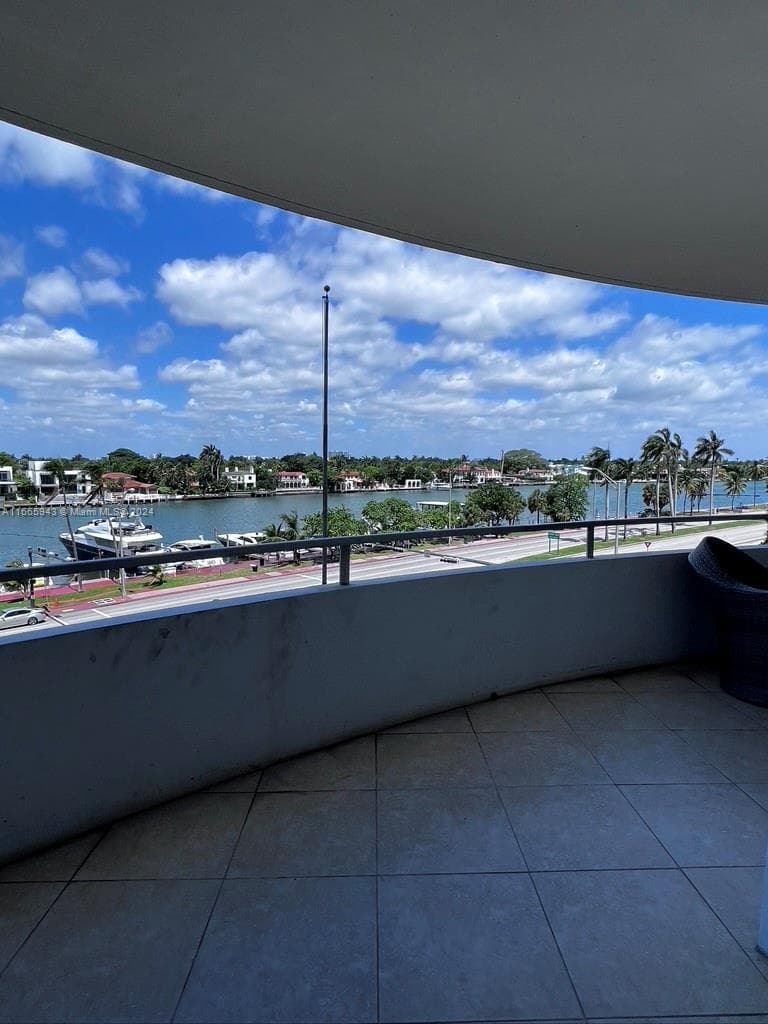 A11665943 — Miami Beach — 10