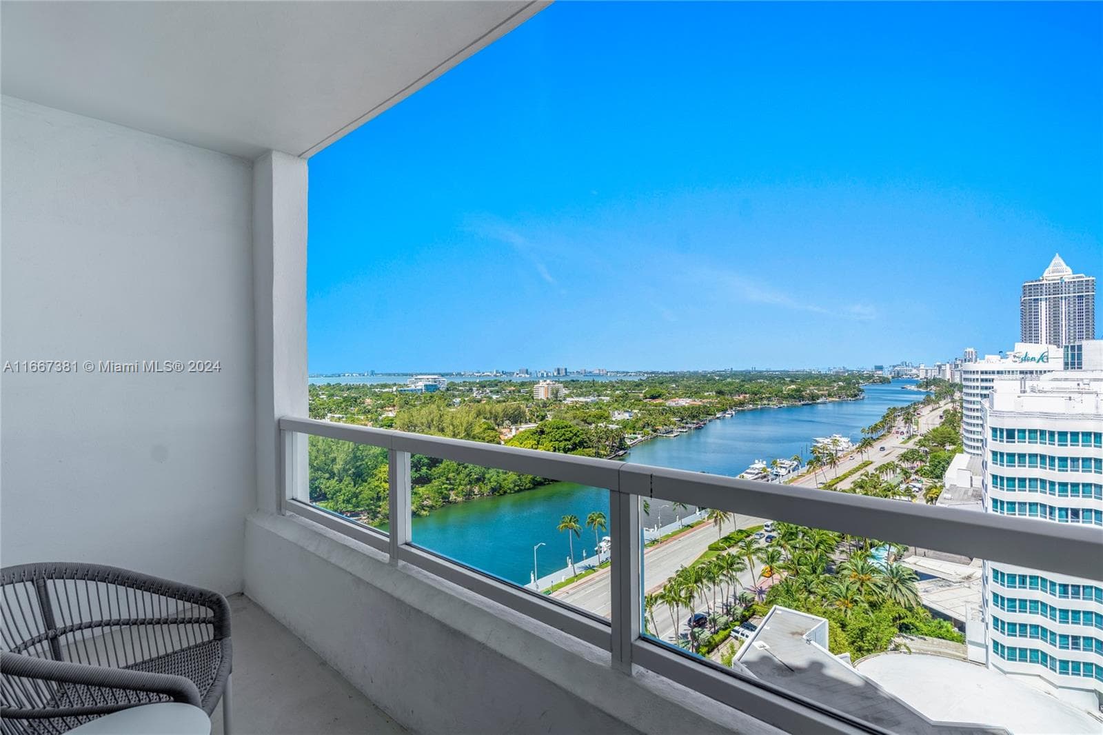 A11667381 — Miami Beach — 2