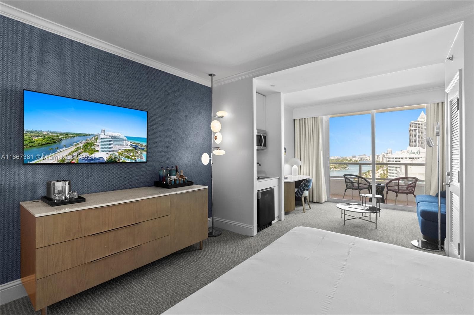A11667381 — Miami Beach — 17