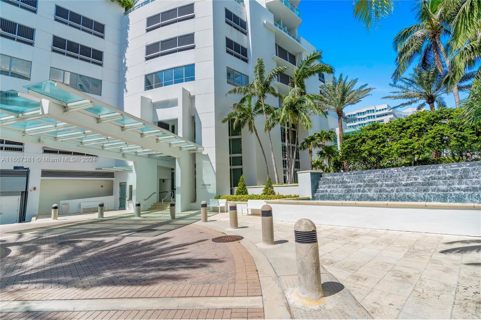A11667381 — Miami Beach — 37