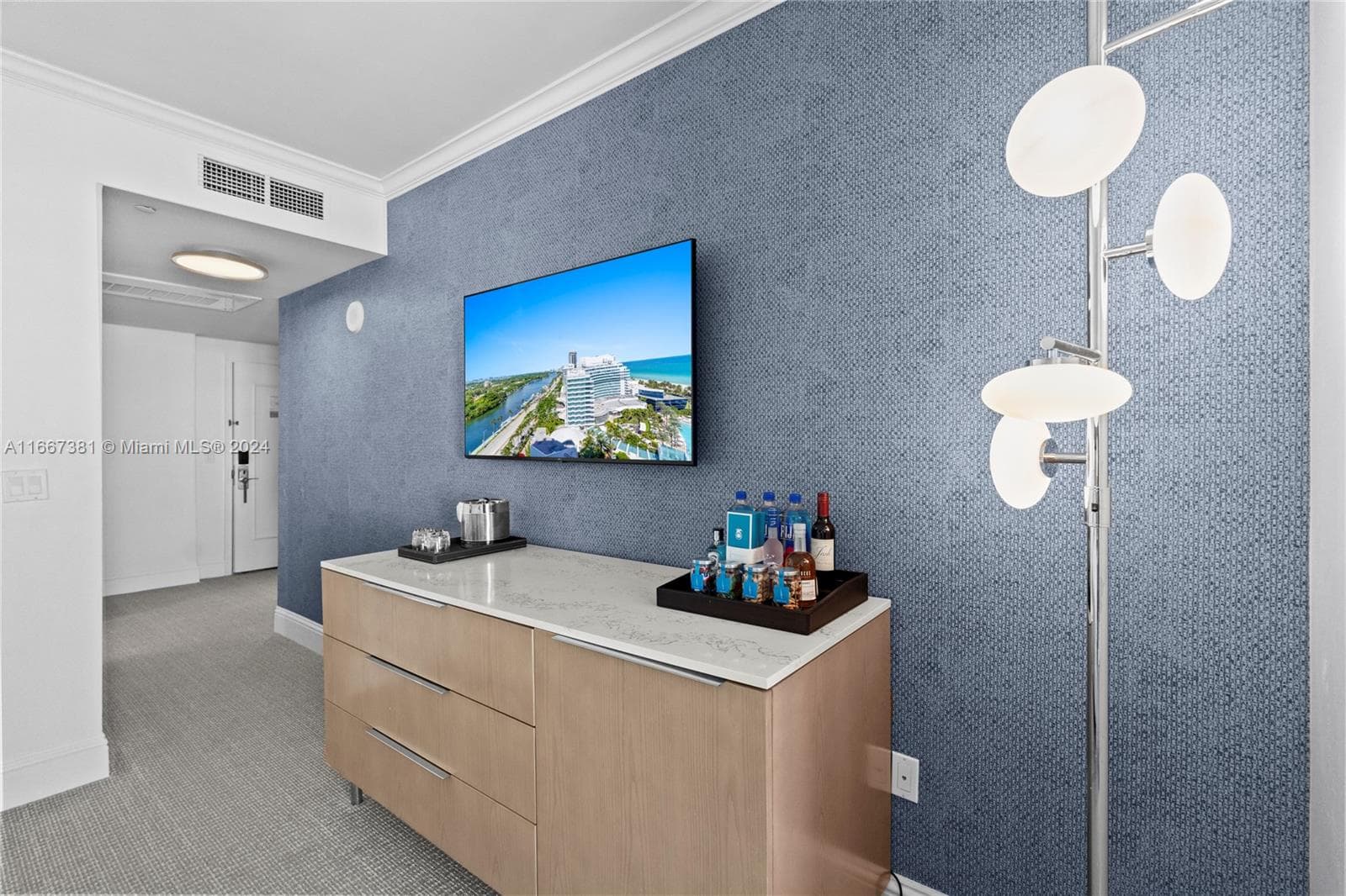 A11667381 — Miami Beach — 15