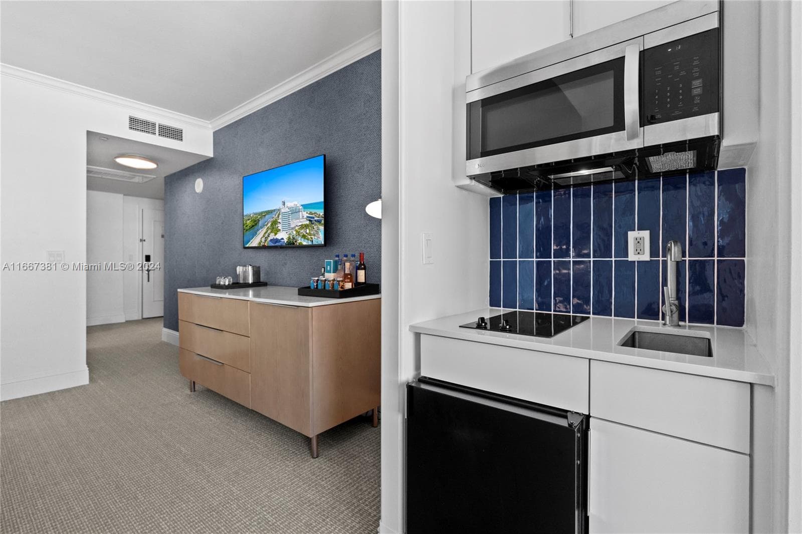 A11667381 — Miami Beach — 11