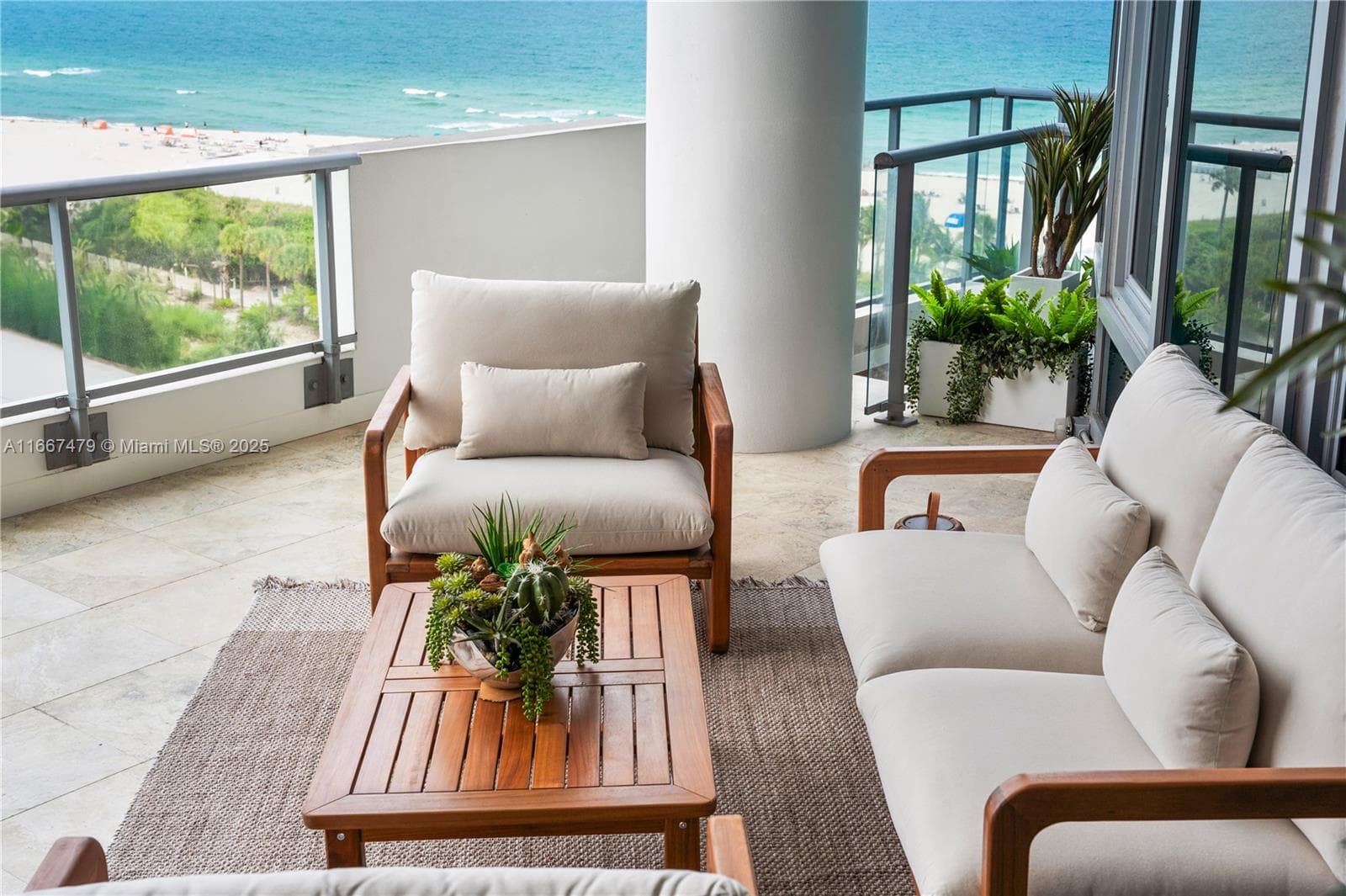 A11667479 — Miami Beach — 27